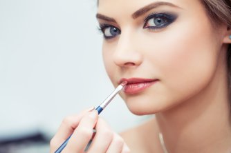jak zrobić makijaż mineralny